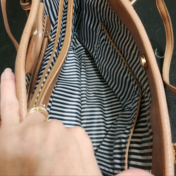 Urban Expressions tan tote bag - Picture 7 of 10